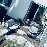 Premium 2 Bedroom With Ground Floor Terrace And A Personal Little Cinema Apartamento Talin