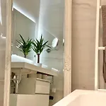Apartment Premium 2 Bedroom With Ground Floor Terrace And A Personal Little Cinema