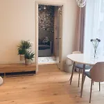 Premium 2 Bedroom With Ground Floor Terrace And A Personal Little Cinema Apartment