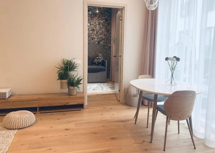 Premium 2 Bedroom With Ground Floor Terrace And A Personal Little Cinema Lägenhet